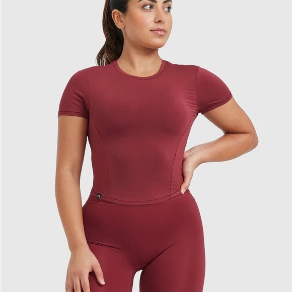 Oner Active Tops - Oner Active mellow soft tee in burnt cherry